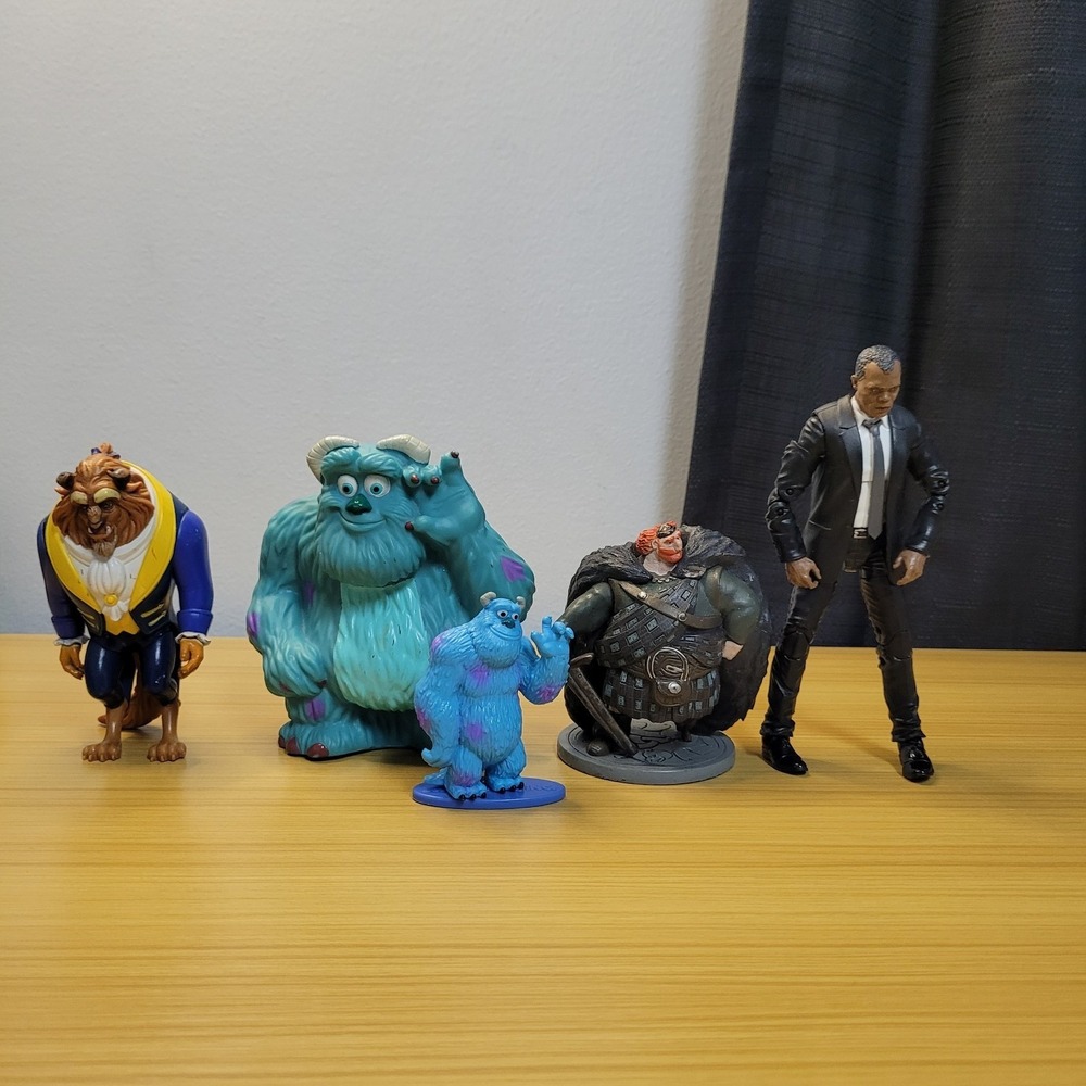 Disney Figure Lot Marvel Legends Capt Marvel Nick Fury‎ Action Sully King Fergus